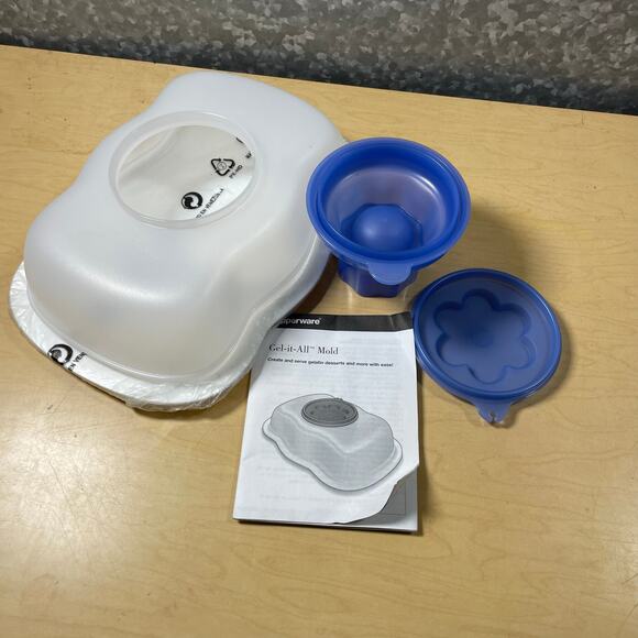 New Tupperware Blue Gel-It-All Gelatin Mold - 4 Pieces - Brand New with Recipes - Picture 1 of 5
